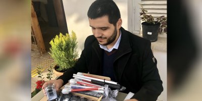 Görme engellilere konuşan saat ve beyaz baston dağıtılıyor