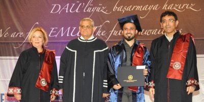 DAÜ doktora ve yüksek lisans öğrencileri diplomalarını aldı