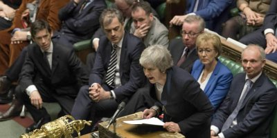 May'in anlaşması ölümden döndü