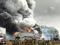 Endonezya'da havai fişek fabrikasında atlama