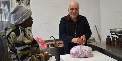 “Et alamayanlar sakatata yöneldi”