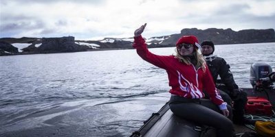 Milli sporcu Şahika Ercümen'den Antarktika'da tarihi dalış