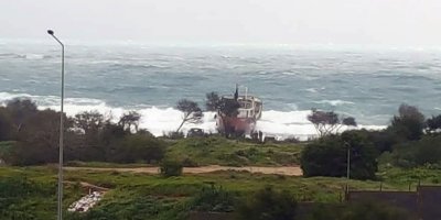 Mağusa’da gemi karaya oturdu