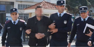 Duruşma boyunca gözyaşı döktü.