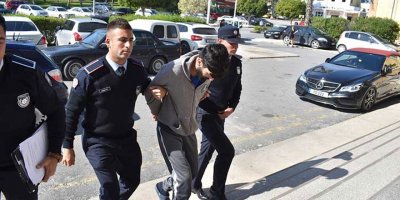 Çaldı, satmaya çalışırken tutuklandı