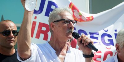 Özkıraç: AKSA’ya da hükümete de yakın değilim