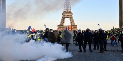 Fransa’da sarı yelekliler yeniden sokaklarda...