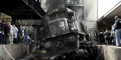 "Mısır'daki tren kazasının nedeni, makinist kavgası"
