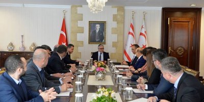 Kıbrıs’ın bir yarısından öteki yarısın da cep telefonları kullanılabilecek