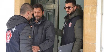 Şüpheli hareketleri ele verdi