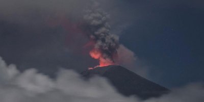 Endonezya'da yanardağ uyarısı!