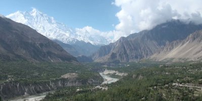 Pakistan'da kayıp dağcıları arama çalışması tekrar başladı