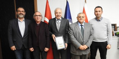 Matematik profesörü Allal Guessab DAÜ’de konferans verdi