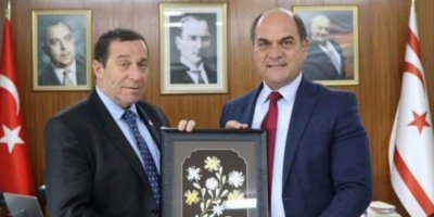 Karavezirler Maliye Bakanı Denktaş ile görüştü