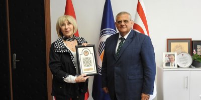 Ünlü Yazar Ayşe Kulin DAÜ’de söyleşi gerçekleştirdi