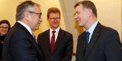 Moore: Rumlar istikrar ve barışı engelliyor!