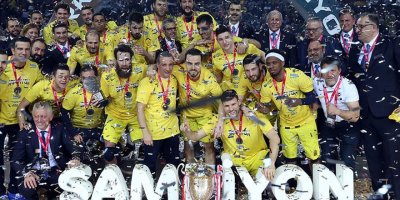 Fenerbahçe Beko Türkiye Kupası şampiyonluğunu kutladı