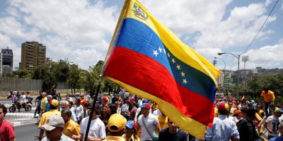 Venezuela elektriğe kavuştu