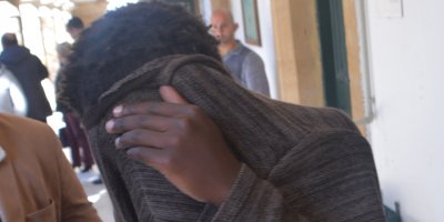 İçki parasını vermeyen kız arkadaşını öldürüyordu