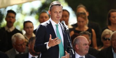 Bakana yumruklu saldırı