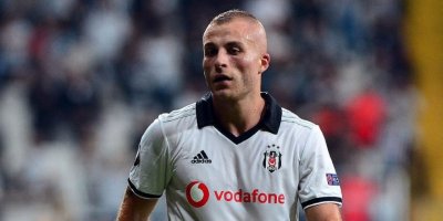 Gökhan Töre Beşiktaş'tan ayrıldı