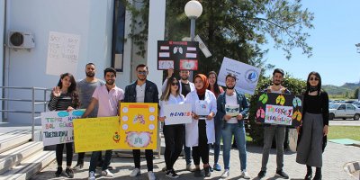 LAÜ öğrencileri bilgi afişleri ve pankartlarla farkındalık yarattı