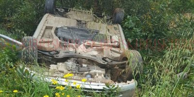 Otomobil yoldan çıktı