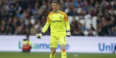 Jordan Pickford barda tekme tokat kavga etti