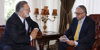 Akıncı Benter’i kabul etti