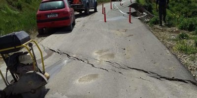 Zarar gören Alemdağ - Yılmazköy yolu onarıldı