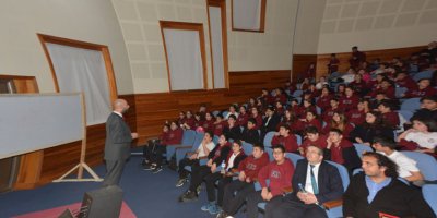 Yakın Doğu Kolejinde “Bilinçli ve Güvenli İnternet Kullanımı” Konulu Seminer Verildi…