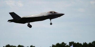 Düşen F-35'in enkaz parçaları bulundu