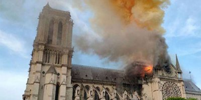 Apple'dan Notre Dame’a yardım