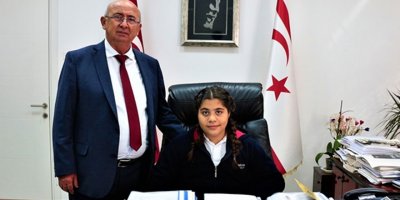 Özyiğit, öğrencilere Atatürk’ün yaptıklarını ve barışın önemini anlattı