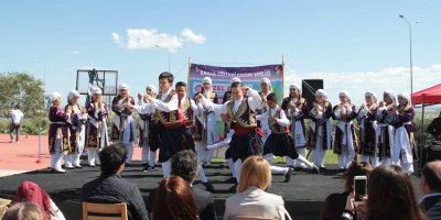 Erhürman, bahar gülleri çocuk festivaline katıldı