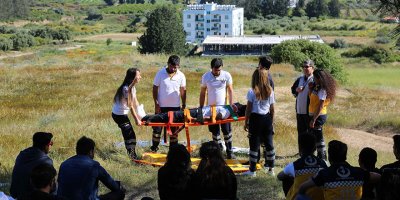 LAÜ öğrencileri acil kurtarma simulasyonları gerçekleştirdiler