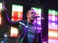 On binler “İzmir Marşı”nı söyledi