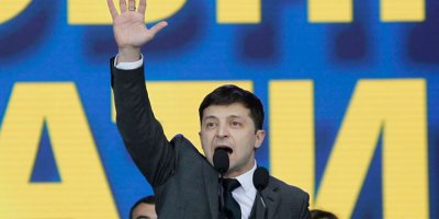 Ukrayna’da Zelenskiy seçimin resmen galibi