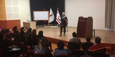 Yakın Doğu İlkokulu velilere yönelik Sınav Kaygısı Semineri düzenlendi…