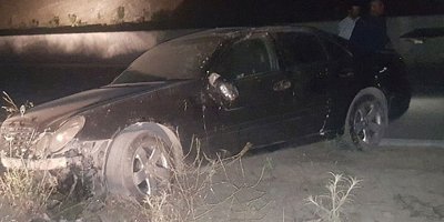 Refüje çarpıp takla attı