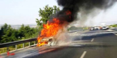 60 bin TL ile birlikte araba da yandı.