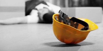 Minareliköy’de bir işçi inşaattan düşerek yaralandı