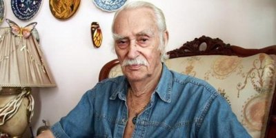 Eşref Kolçak hayatını kaybetti.