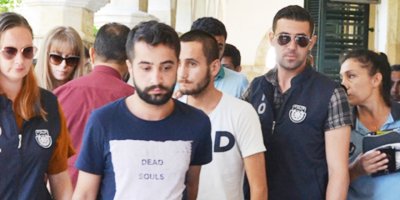 Kız meselesi yüzünden kavga çıktı