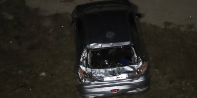 12 Metre Yükseklikteki Hendekten Aracını Uçuruma Sürdü