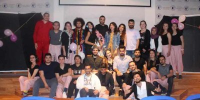 LAÜ’de “Deliler” adlı tiyatro gösterimi  sahnelendi