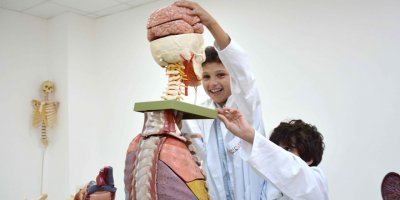 Akıncı Özay Günsel Çocuk Üniversitesinin İlk Dersini Verecek…