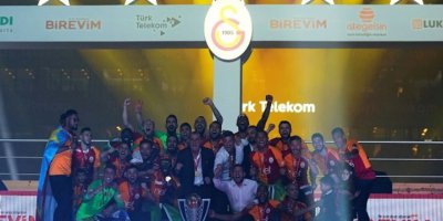 Galatasaray yıldız ismin menajerini İstanbul'a çağırdı!.