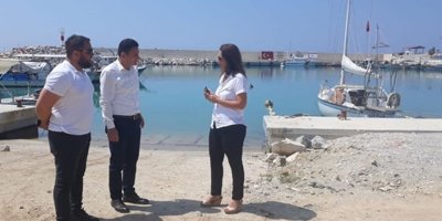 Bakan Oğuz balıkçı barınağını ziyaret etti