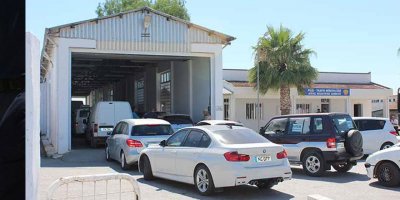 40 derecede araç muayene kuyruğu